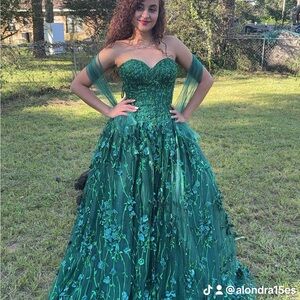 Elegant Green Strapless Gown